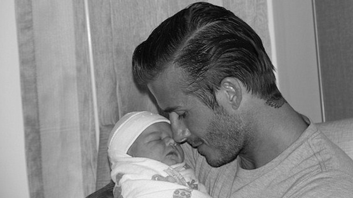 David Beckham: Αγκαλιά με τη νεογέννητη κορούλα του
